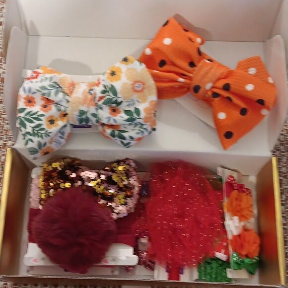 Khristie Hair Accessories 8 Piece Gift Box New - Picture 4 of 6